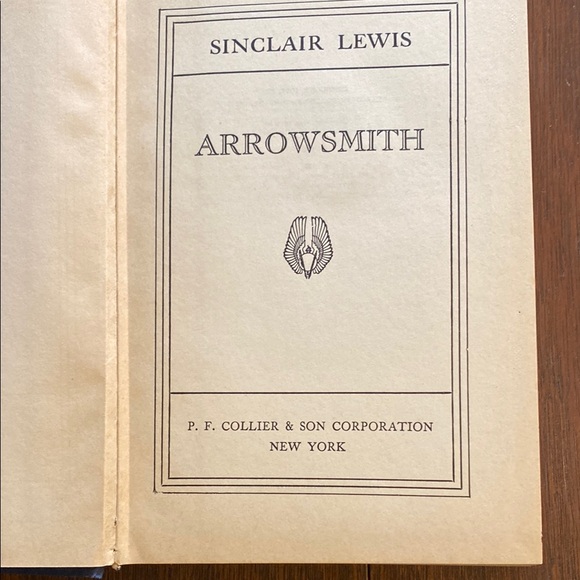 Arrowsmith by Sinclair Lewis - Picture 2 of 4